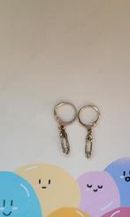 Unieke Oorbellen met Veiligheidsspeld Hangers, Sieraden, Tassen en Uiterlijk, Overige materialen, Hangers, Ophalen of Verzenden
