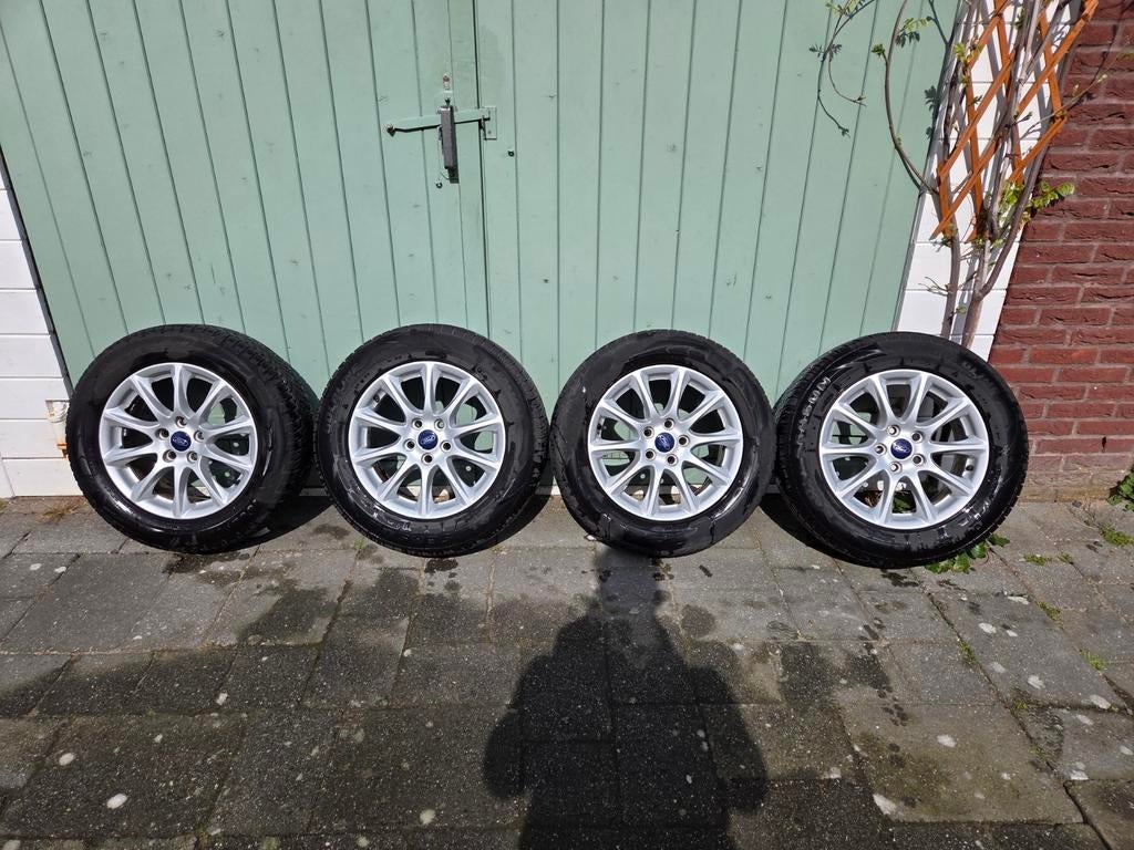16 inch Ford velgen met All Season banden en TPMS, Auto-onderdelen, Banden en Velgen, Ophalen of Verzenden