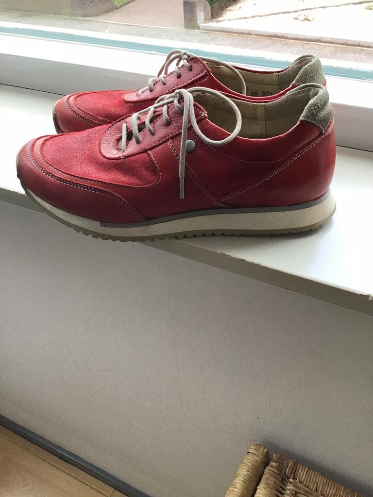 Leuke rode Wolky sneakers maat 37, Kleding | Dames, Schoenen, Ophalen of Verzenden, Sneakers of Gympen, Gedragen, Rood