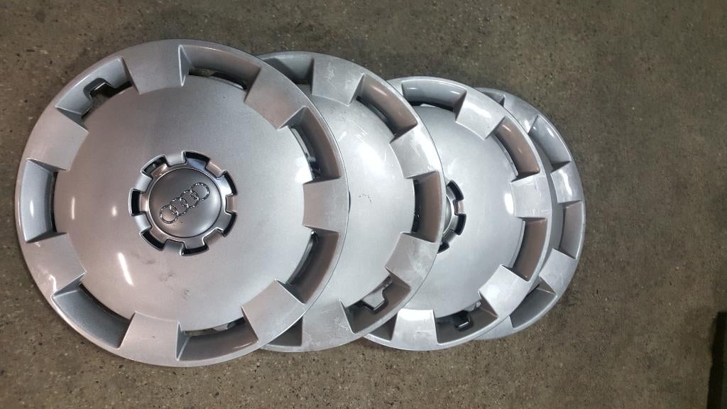 16 inch wieldoppen set voor Audi BIJNA NIEUW, Audi, Nieuw, Ophalen of Verzenden, Audi