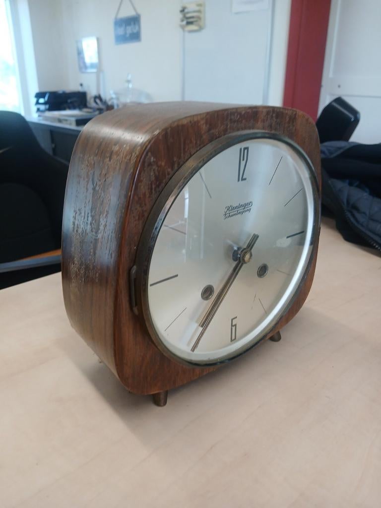 Kieninger Schwebegang klokje, Ophalen