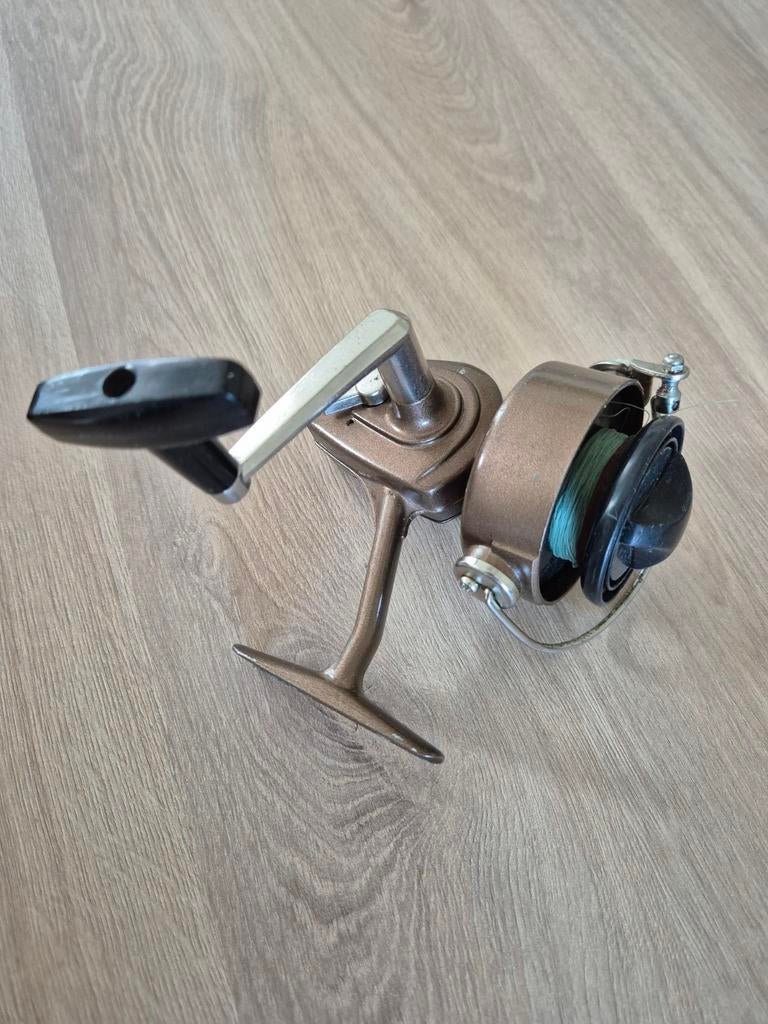 Daiwa 402 Vismolen, Ophalen of Verzenden, Gebruikt, Molen