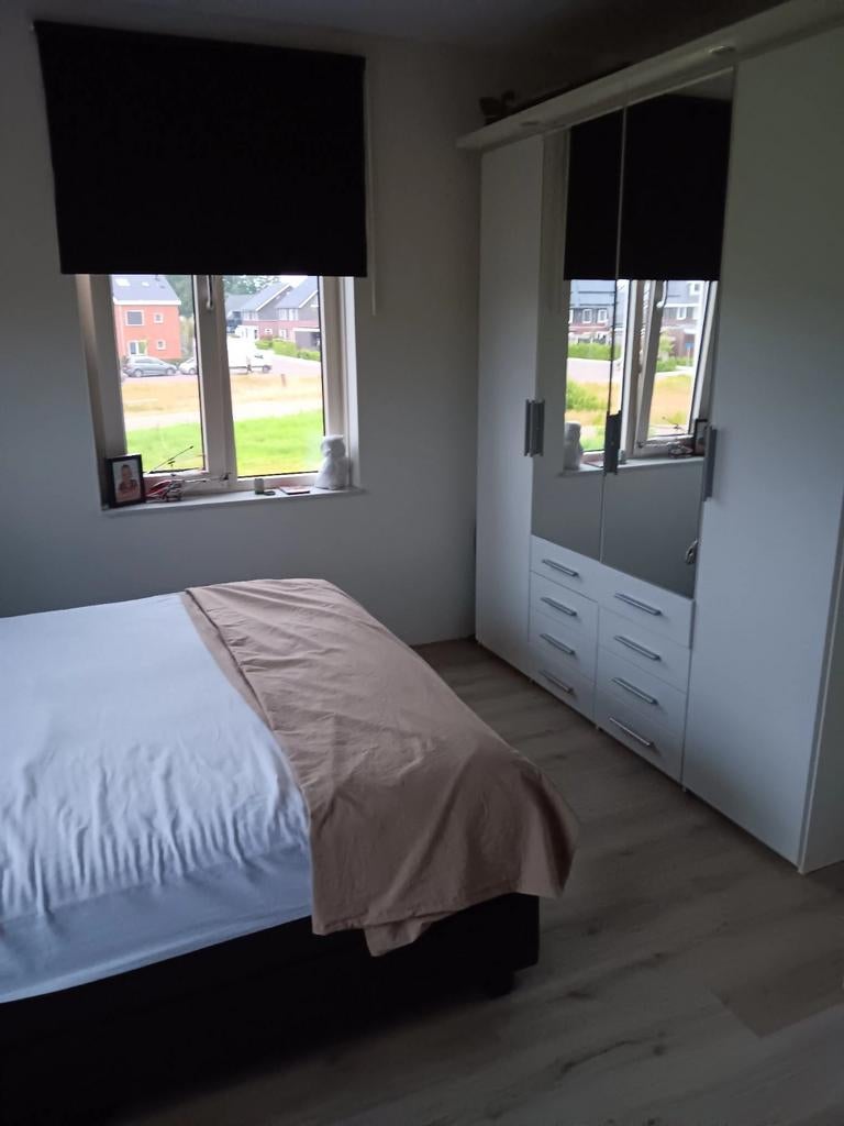 Vr huisgenote, Contacten en Berichten, Huisgenoten gezocht