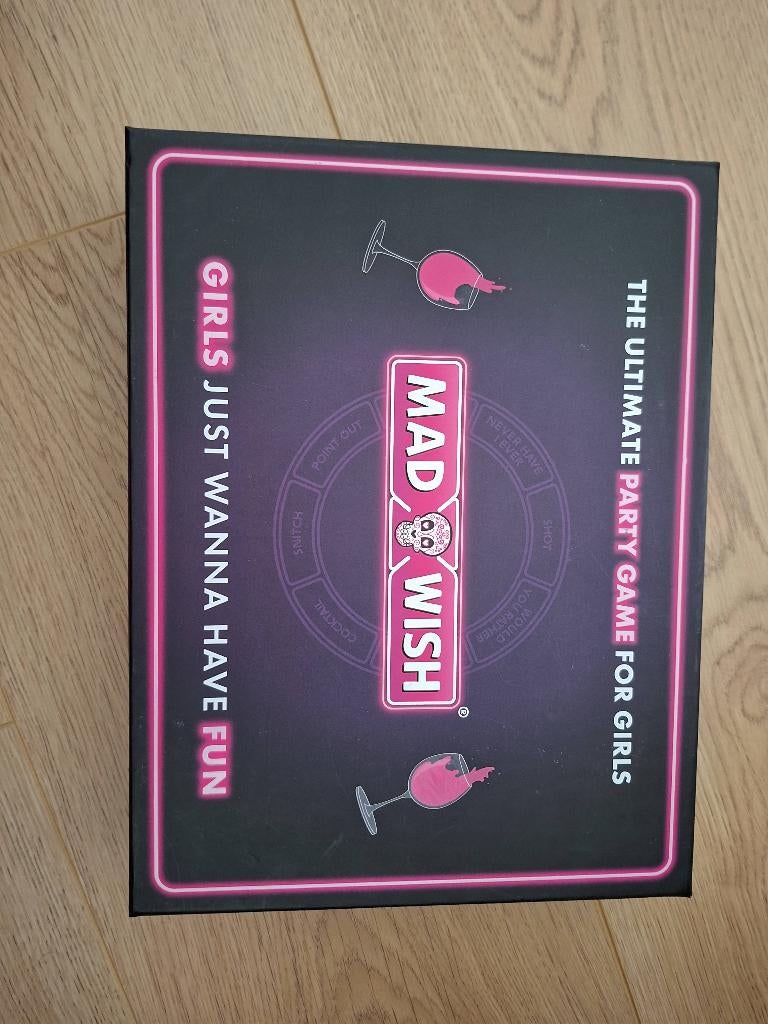 Mad wish - girls, Hobby en Vrije tijd, Gezelschapsspellen | Bordspellen, Ophalen of Verzenden, Zo goed als nieuw