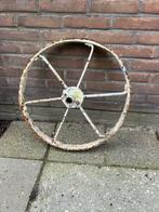 Èen metalen wagenwiel - omtrek 55 cm, Antiek en Kunst, Ophalen