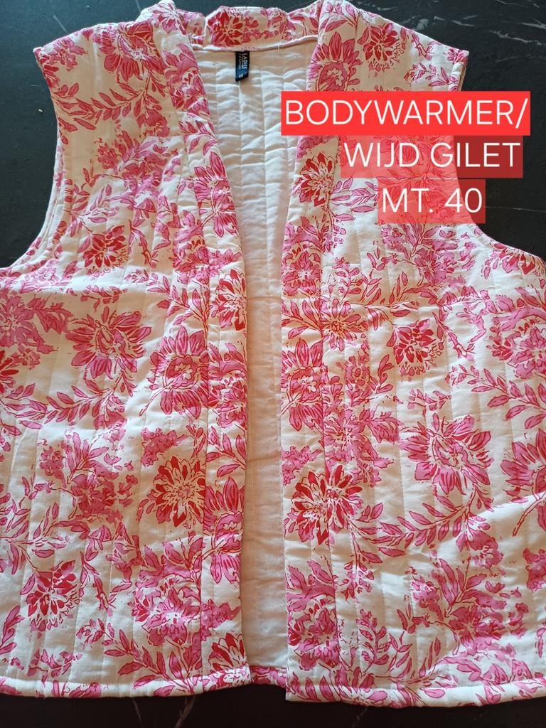 Leuke bodywarmer/gilet met bloemenprint - Maat 40, Kleding | Dames, Bodywarmers, Maat 38/40 (M), LADIES FASHION, Ophalen of Verzenden