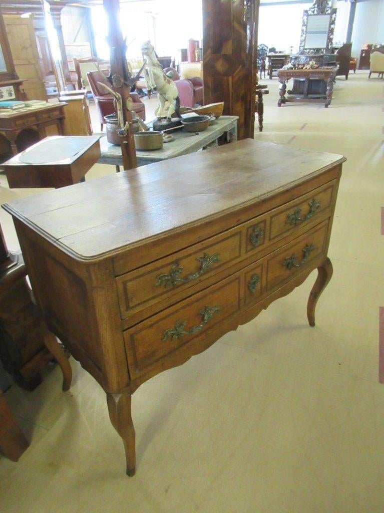 Oer 11585 grote ANTIEKE eiken Franse commode met mooi beslag, Antiek en Kunst, Ophalen