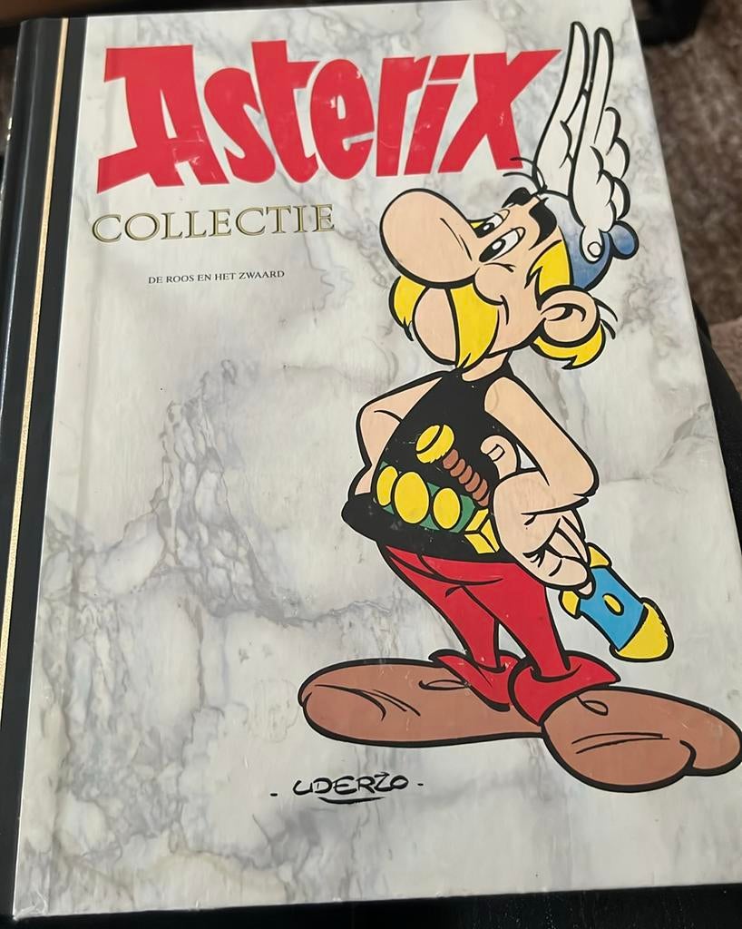Stripboek Asterix Collectie- De Roos En Het Zwaard., Boeken, Stripboeken, Eén stripboek, Ophalen of Verzenden, Zo goed als nieuw
