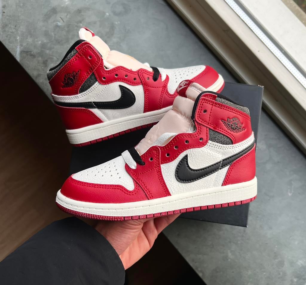 Air Jordan 1 “Lost and Found” 31,5, Kleding | Heren, Schoenen, Ophalen of Verzenden, Nieuw, Overige kleuren, Sportschoenen