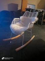 Schommelstoel met zachte vacht, Huis en Inrichting, Ophalen, Modern, Comfortabel, Gebruikt, Wit