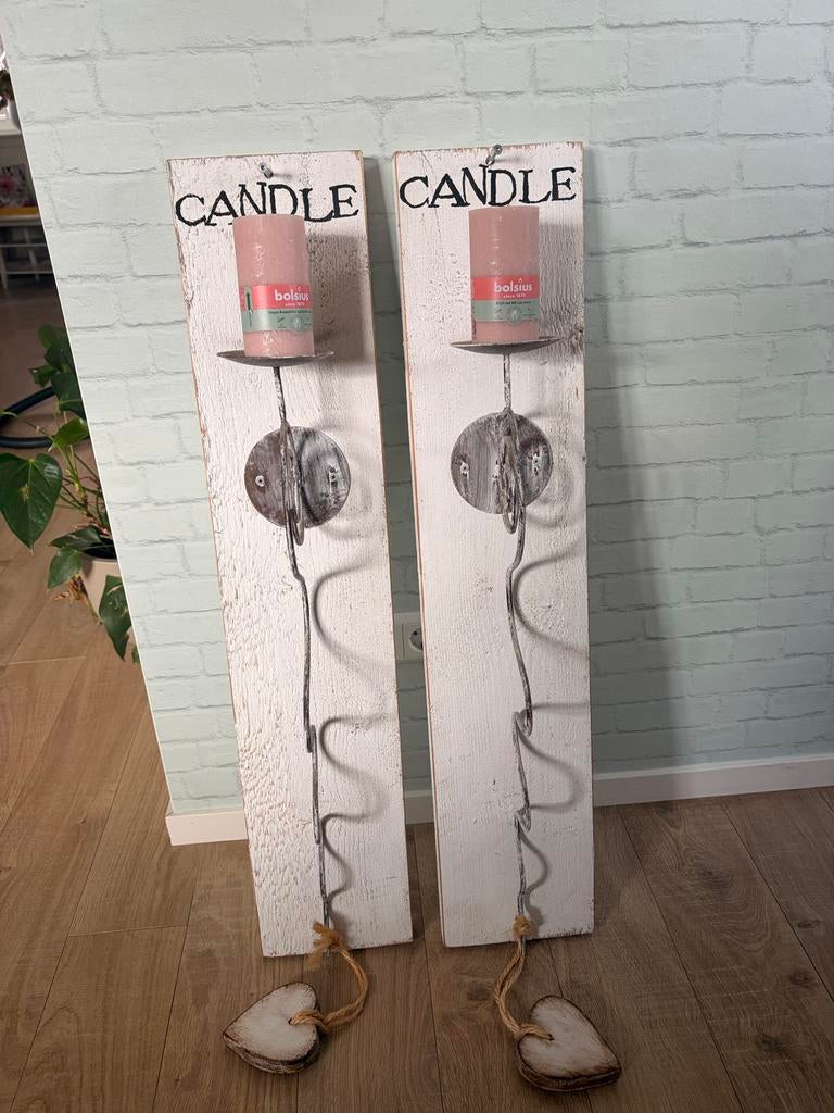 Brocante wandkandelaren met houten plank en metalen houder, Ophalen of Verzenden, Overige materialen