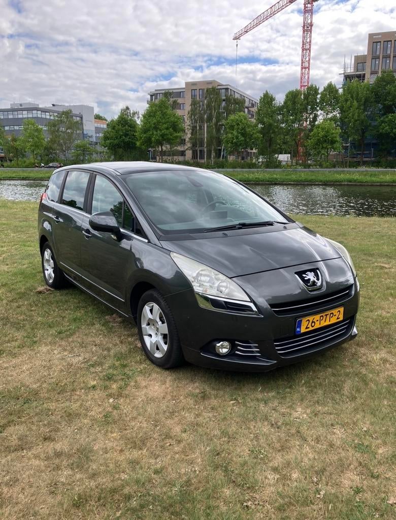 Peugeot 5008 1.6 THP 7PL 2011 Grijs, Auto's, Voorwielaandrijving, Stof, Zwart, Handgeschakeld