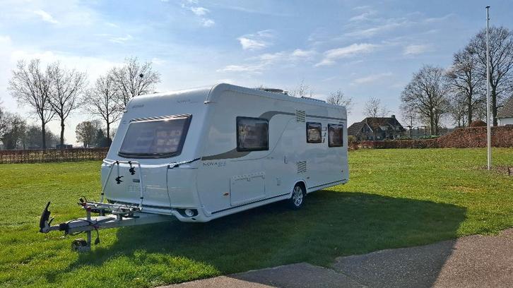 Eriba Nova GL 530  Winnerline, Caravans en Kamperen, Caravans, Particulier, tot en met 4, 1250 - 1500 kg, Rondzit, Eriba, 2 aparte bedden
