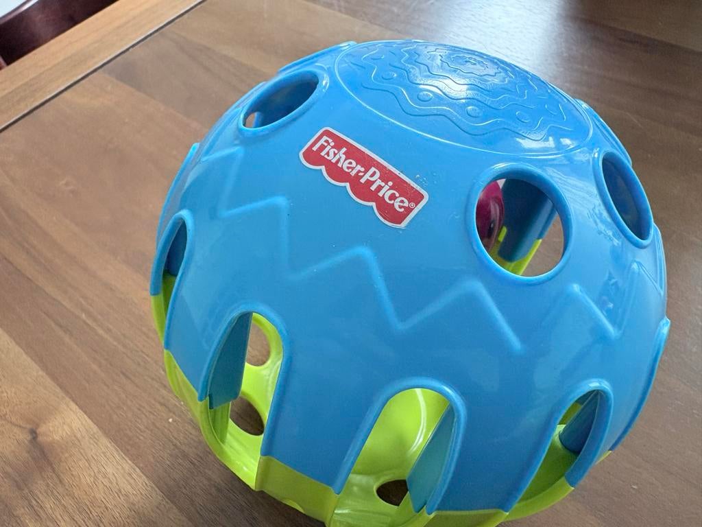 Fisher-Price Rammelaar Bal - Blauw/Groen Baby Speelgoed, Kinderen en Baby's, Speelgoed | Fisher-Price, Ophalen, Gebruikt, Rammelaar