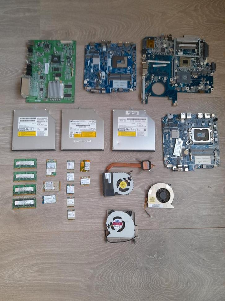 Diverse computer onderdelen 24 stuks, Computers en Software, Overige Computers en Software, Ophalen of Verzenden