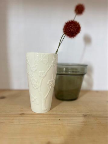 Zeldzame Lucie “Face des Pots” vaas met reliëf (15x8 cm) beschikbaar voor biedingen