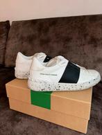 Valentino Sneakers - Maat 48- Zo goed als nieuw!, Kleding | Heren, Schoenen, Valentino, Wit, Ophalen of Verzenden, Sneakers of Gympen