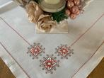 Geborduurd kleedje 90 cm bij 90 cm. In perfecte staat, Ophalen of Verzenden