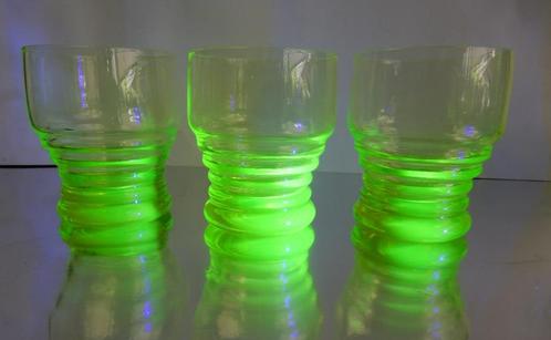 W.J Rozendaal Radio uranium glas anna geel 1933, Antiek en Kunst, Antiek | Glas en Kristal, Ophalen of Verzenden