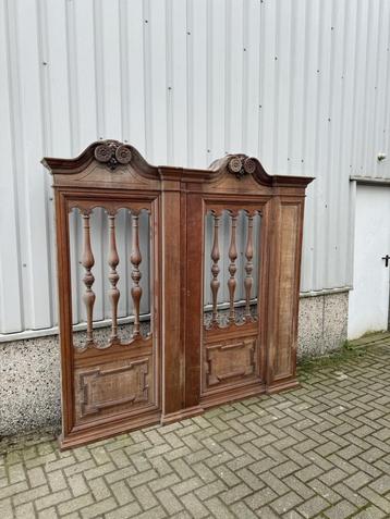 Prachtige massief eiken stuk uit de grote kerk van Antwerpen beschikbaar voor biedingen