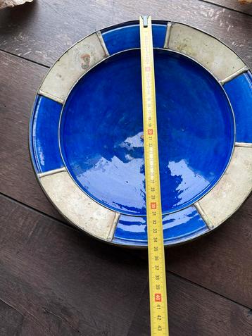 Grote Antieke Schaal met Blauw glazuur beschikbaar voor biedingen