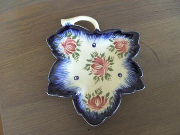 Bonbonschaaltje Plateel in vorm van blad nr 1 van 20 beschikbaar voor biedingen