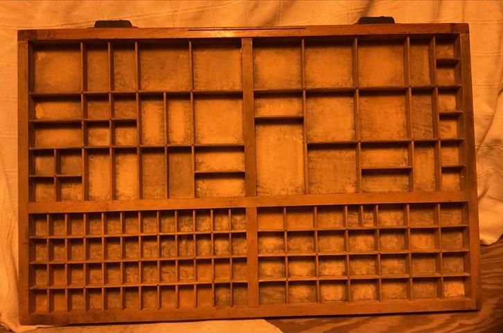 Letterbak met borduurlinnen en -zijde, Hobby en Vrije tijd, Borduren en Borduurmachines, Ophalen