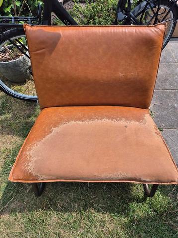 Gratis af te halen. Cognac kleurige fauteuil 