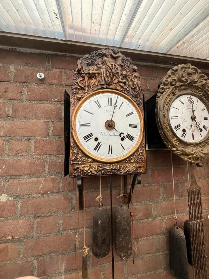 2 Antieke Comtoise Klokken - Perfect Lopende Staat Enkel Koo, Antiek en Kunst, Antiek | Klokken, Ophalen of Verzenden