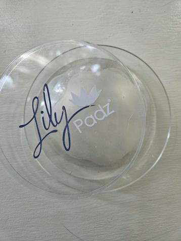 Lily padz beschikbaar voor biedingen