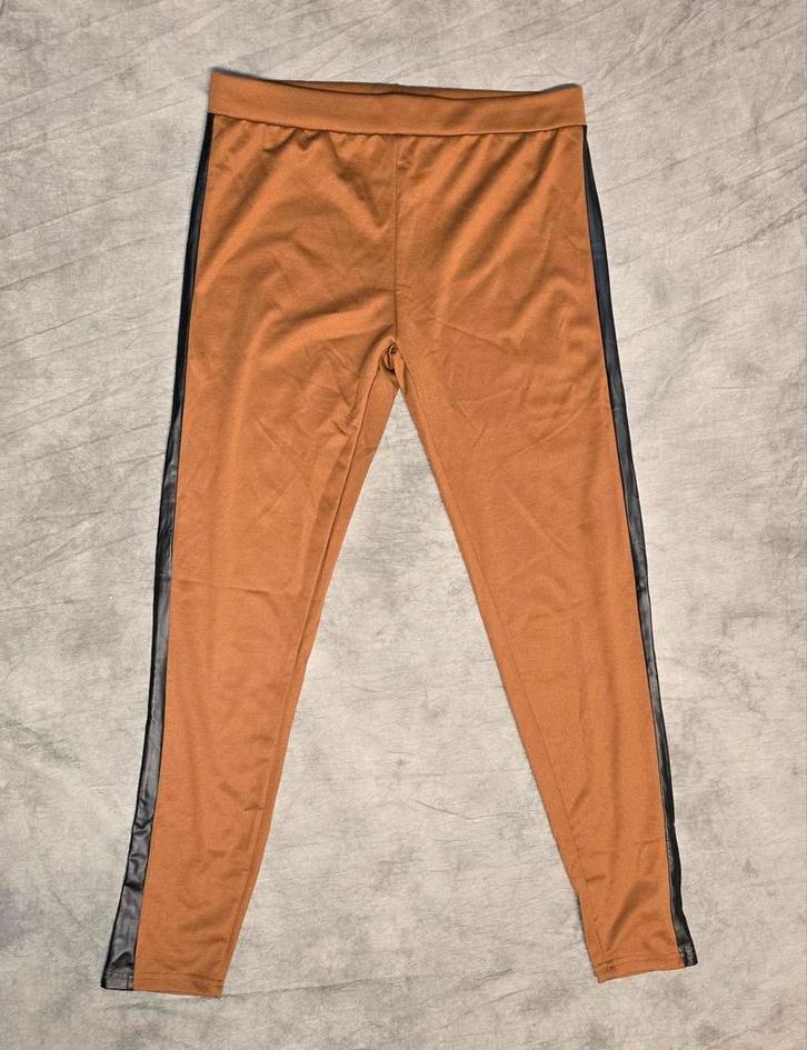 Cognac kleurige Legging, met leerachtige streep, Nieuw!, Kleding | Dames, Leggings, Maillots en Panty's, Nieuw, Legging, Bruin