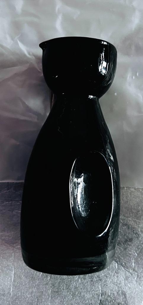 Verzenden kan Sake Flesje met schenktuit 12,8 h Zwart glas, Antiek en Kunst, Antiek | Glas en Kristal, Ophalen