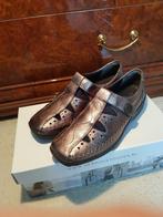 Te koop prachtig NIEUW lederen schoenen maat 39 z g voetbed!, Schoenen met lage hakken, Overige kleuren, Dermonte Dorndorf, Nieuw