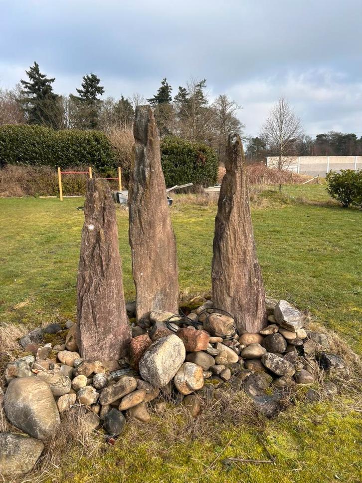 Natuurstenen waterelement – 3 zuilen - complete set, Tuin en Terras, Waterpartijen en Fonteinen, Gebruikt, Waterornament, Hardsteen