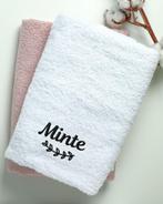 Kerst of Sint tip?  Handdoek geborduurd met naam en takje