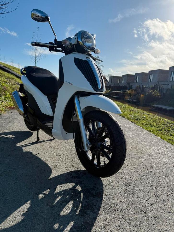 Piaggio Carnaby 300cc - motorscooter !Unieke Staat !, Fietsen en Brommers, Scooters | Piaggio, Zo goed als nieuw, Overige modellen