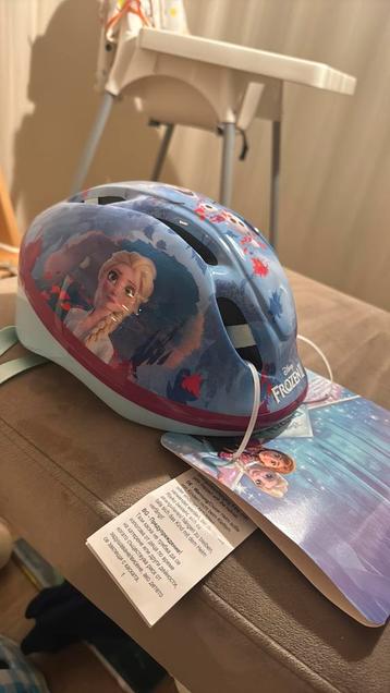 Fietshelm frozen beschikbaar voor biedingen