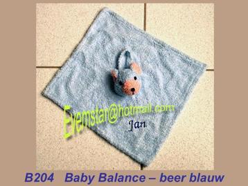 B204 Beer - Baby Balance : blauw met roze badstof beertje beschikbaar voor biedingen