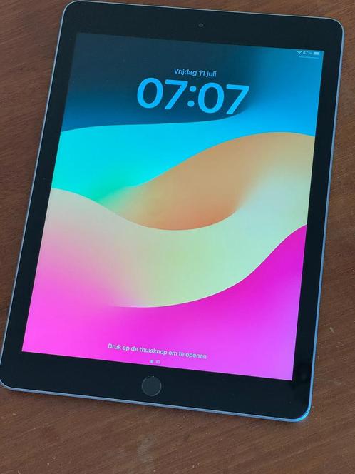 Zeer nette iPad 6th gen Zwart, met 93% batterijconditie!, Computers en Software, Apple iPads, Zo goed als nieuw, Apple iPad, 10 inch