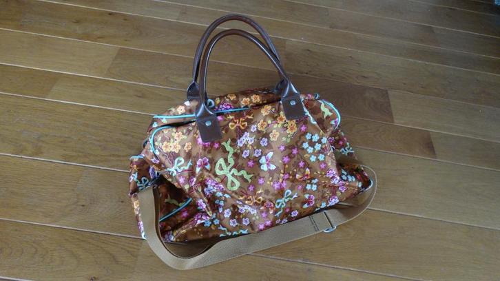 Weekend/schoudertas van PIP Studios bruin/rose gebloemd, Sieraden, Tassen en Uiterlijk, Tassen | Reistassen en Weekendtassen, Gebruikt