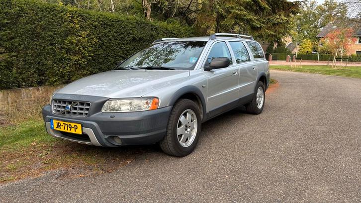 Volvo XC70 2.5 T AWD 2005 facelift youngtimer nw distributie, Auto's, Volvo, Particulier, XC70, 4x4, ABS, Airconditioning, Climate control