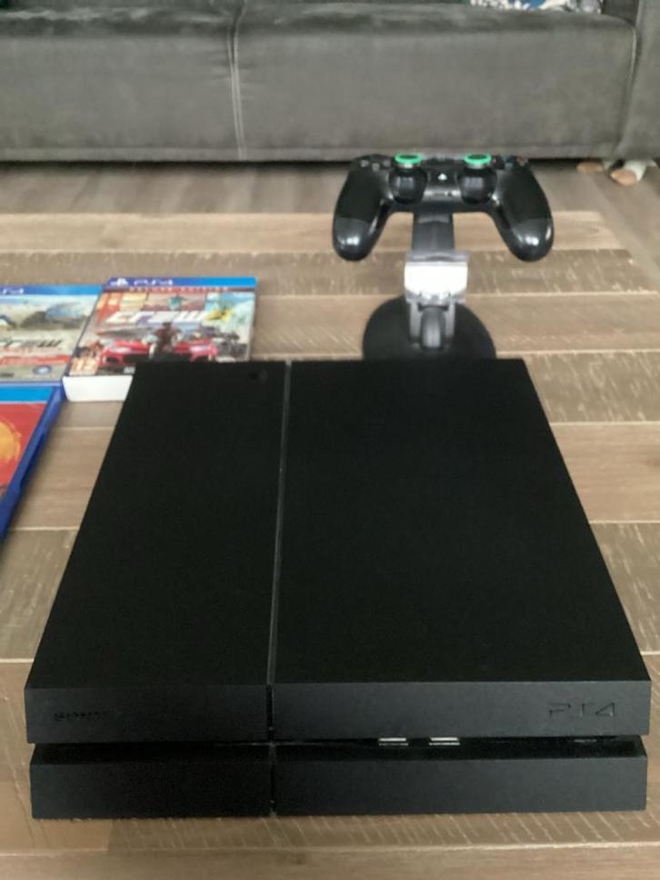 PS4 met controller, dockingstation en 16 games + stuur, Spelcomputers en Games, Spelcomputers | Sony PlayStation 4, Gebruikt, Slim
