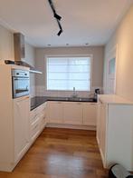 Brugman hoekkeuken met inbouwapparatuur, Huis en Inrichting, Keuken | Complete keukens, Gebruikt, Wit, Hoekkeuken, Graniet of Steen