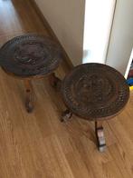 2 Vintage Bijzettafels met Houten Snijwerk, Gebruikt, Twee, Bruin, Ophalen of Verzenden