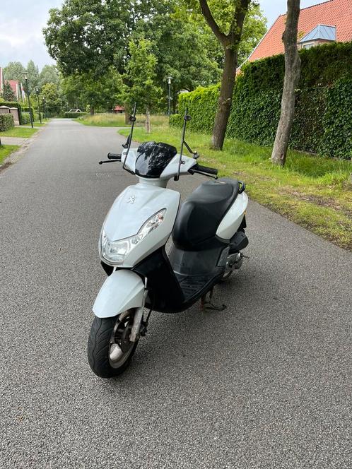 Peugeot kisbee 2011 | 10.250 KM, Fietsen en Brommers, Scooters | Peugeot, Gebruikt, Overige modellen, Maximaal 25 km/u, Benzine
