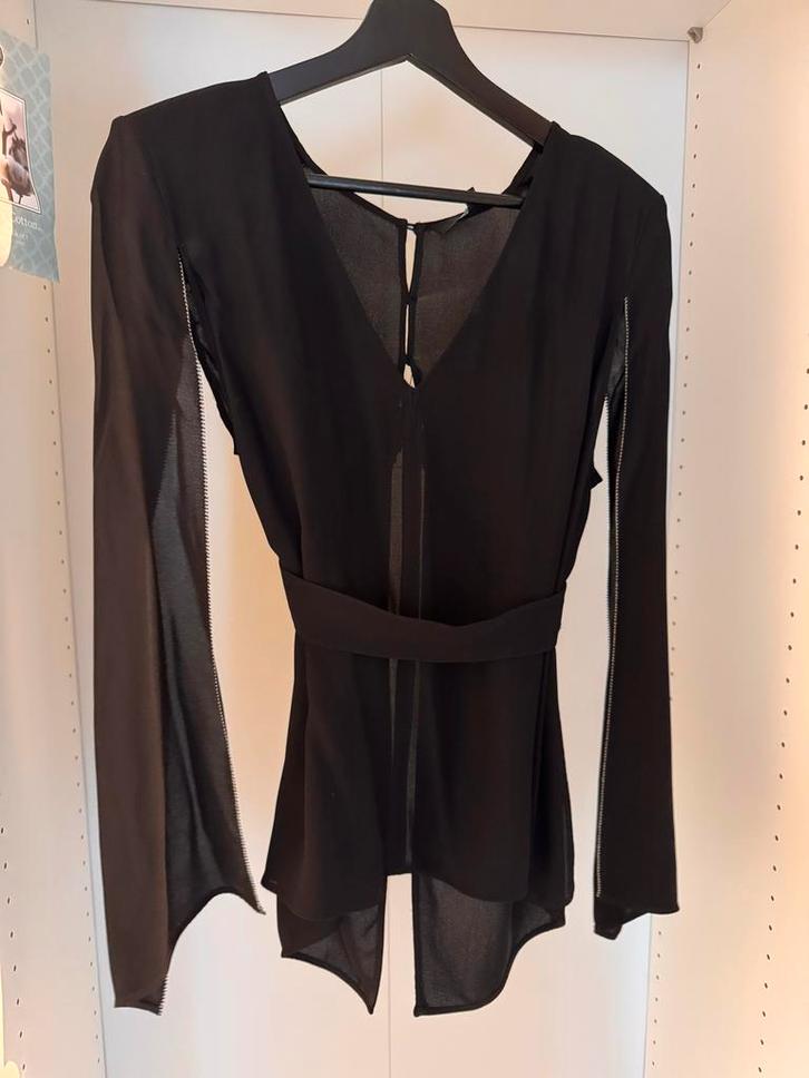 Elisabetta Franchi Blouse - Open Mouwen & Centuur - S, Kleding | Dames, Blouses en Tunieken, Zo goed als nieuw, Maat 36 (S), Zwart