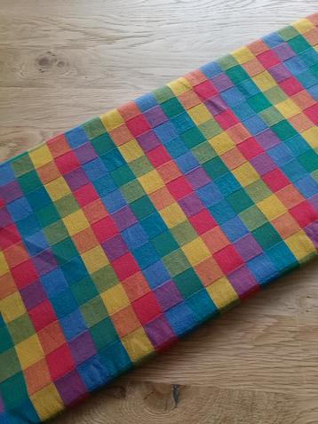 KATOENEN TAFELKLEED beschikbaar voor biedingen