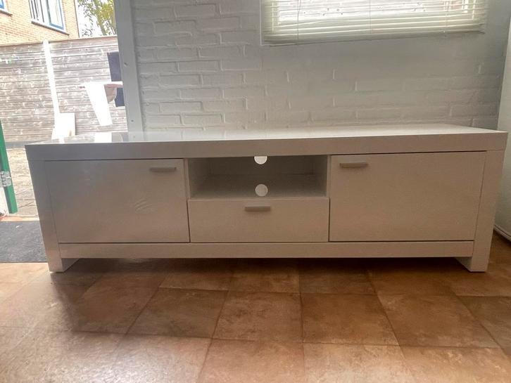 Hoogglans Wit TV Meubel, Huis en Inrichting, Kasten | Televisiemeubels, Zo goed als nieuw, Minder dan 100 cm, 150 tot 200 cm, 25 tot 50 cm