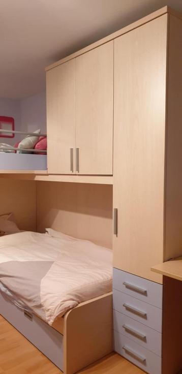 Prachtige slaapkamer voor 3 (1 bed kan ook apart in andere k beschikbaar voor biedingen