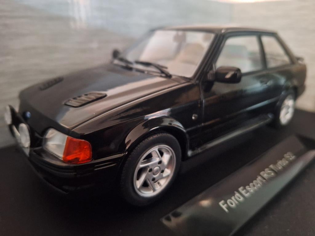 Ford Escort MK4 RS Turbo 1982 Schaal 1:18, Overige merken, MCG, Nieuw, Ophalen of Verzenden